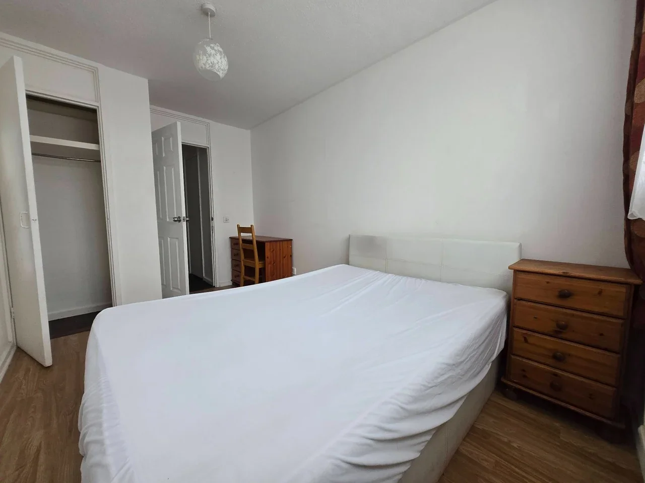 Room Lucey Way in Greater London