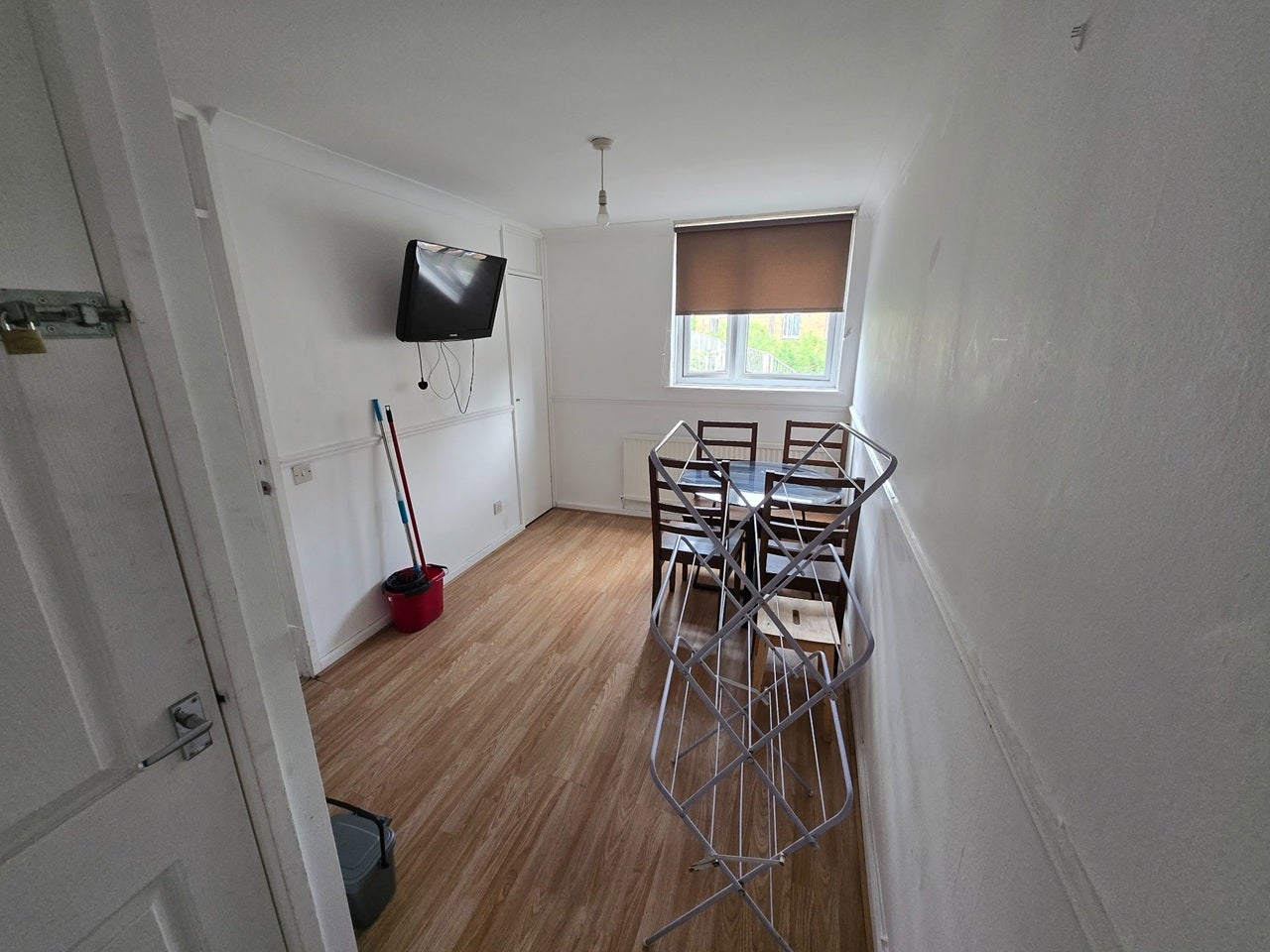 Room Lucey Way in Greater London
