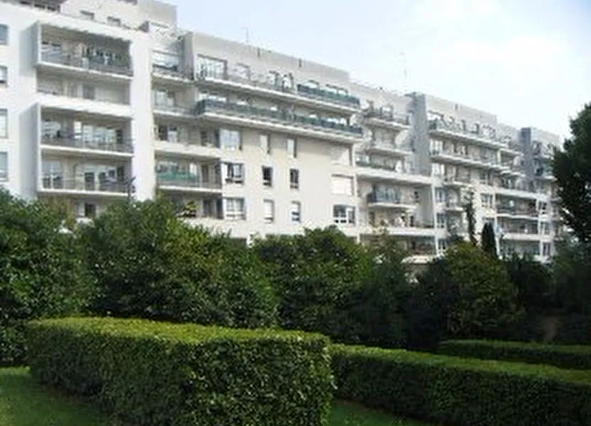 Flat Rue Éric Tabarly in Massy