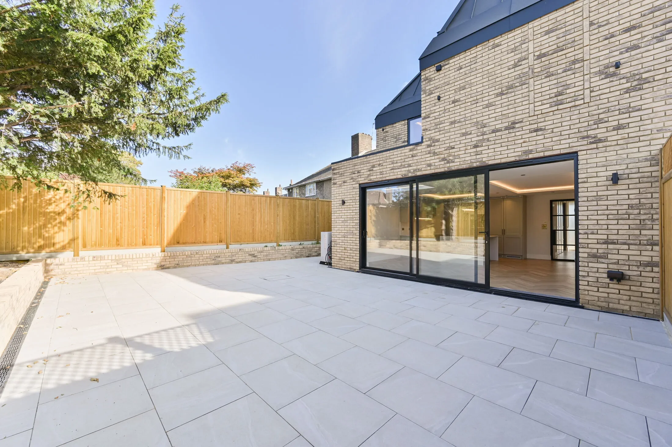 House Haynt Walk in Greater London