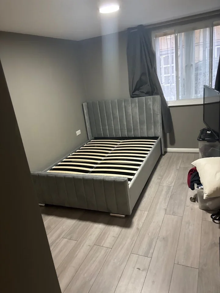Room Fusiliers Way in Greater London