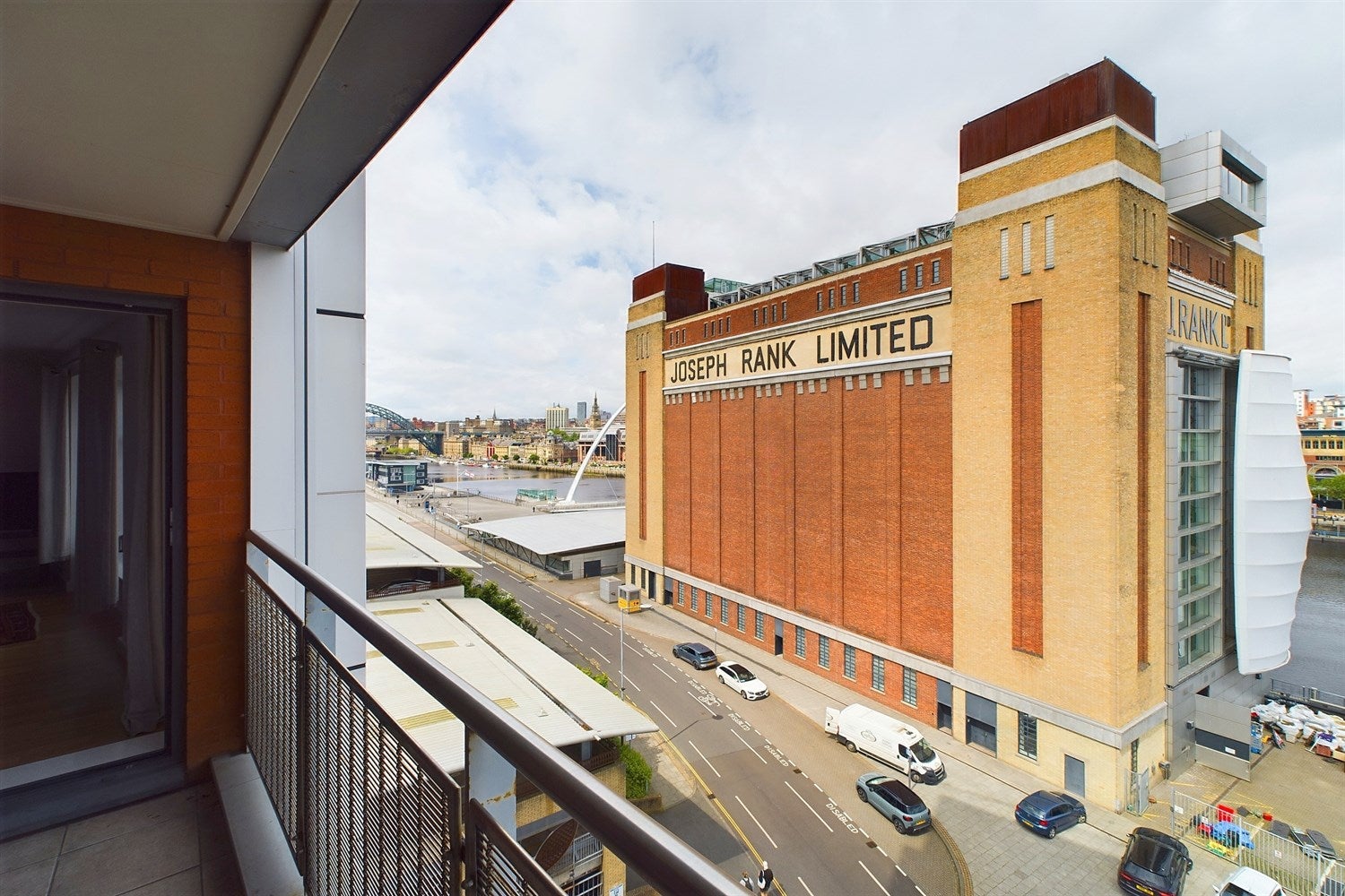 Flat Saltmeadows Road in Gateshead