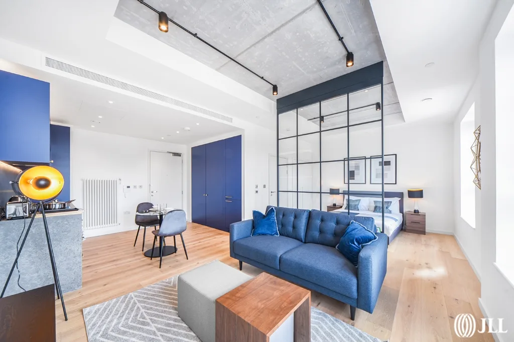 Flat Hercules Slip in Greater London