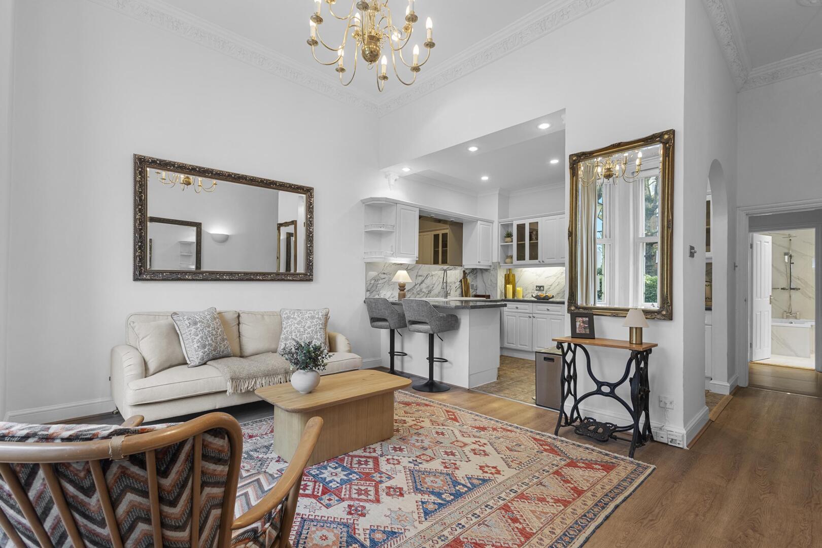 Flat Holland Park Avenue in Greater London