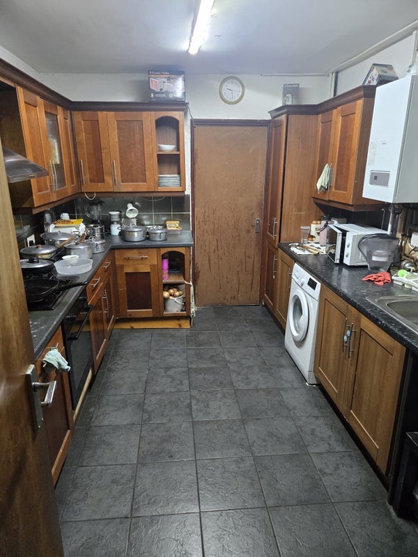 Room Aintree Avenue in Greater London
