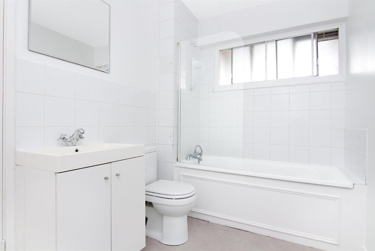 Flat Putney Hill in Greater London