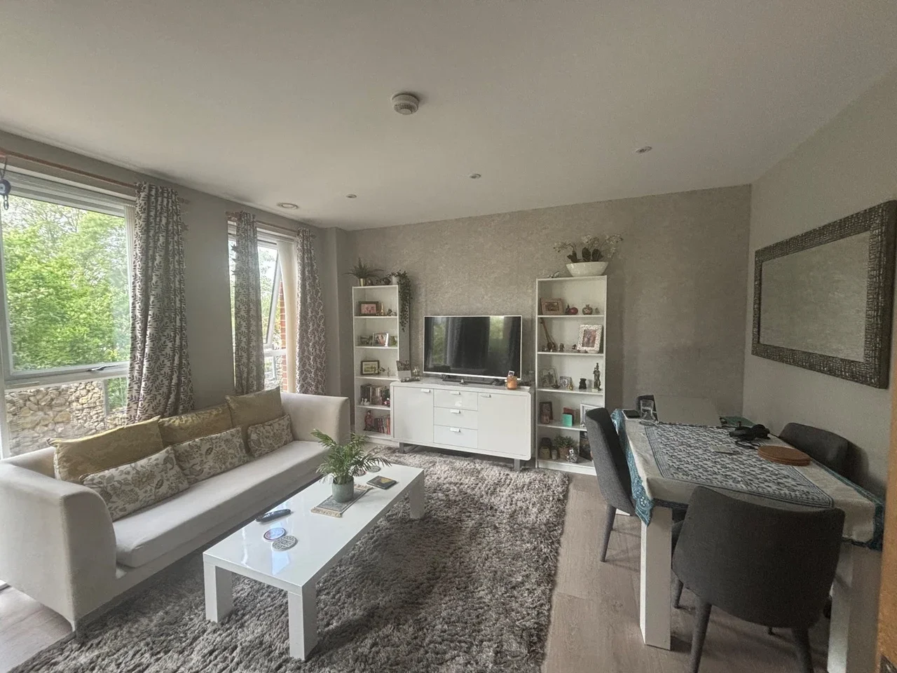 Flat Brook Avenue in Greater London