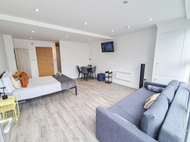 Flat Liverpool Road in Greater London