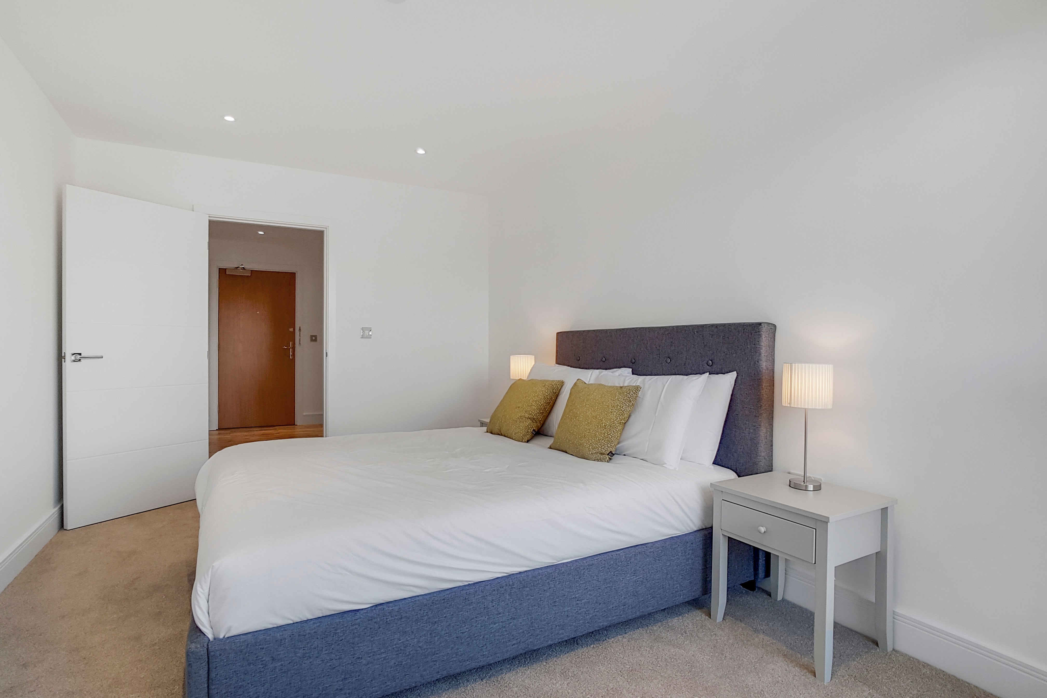 Flat St Ives Place in Greater London
