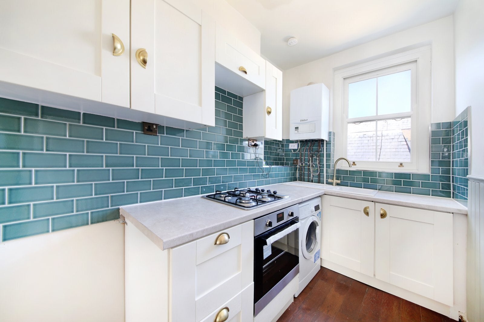 Flat Clapham Road in Greater London