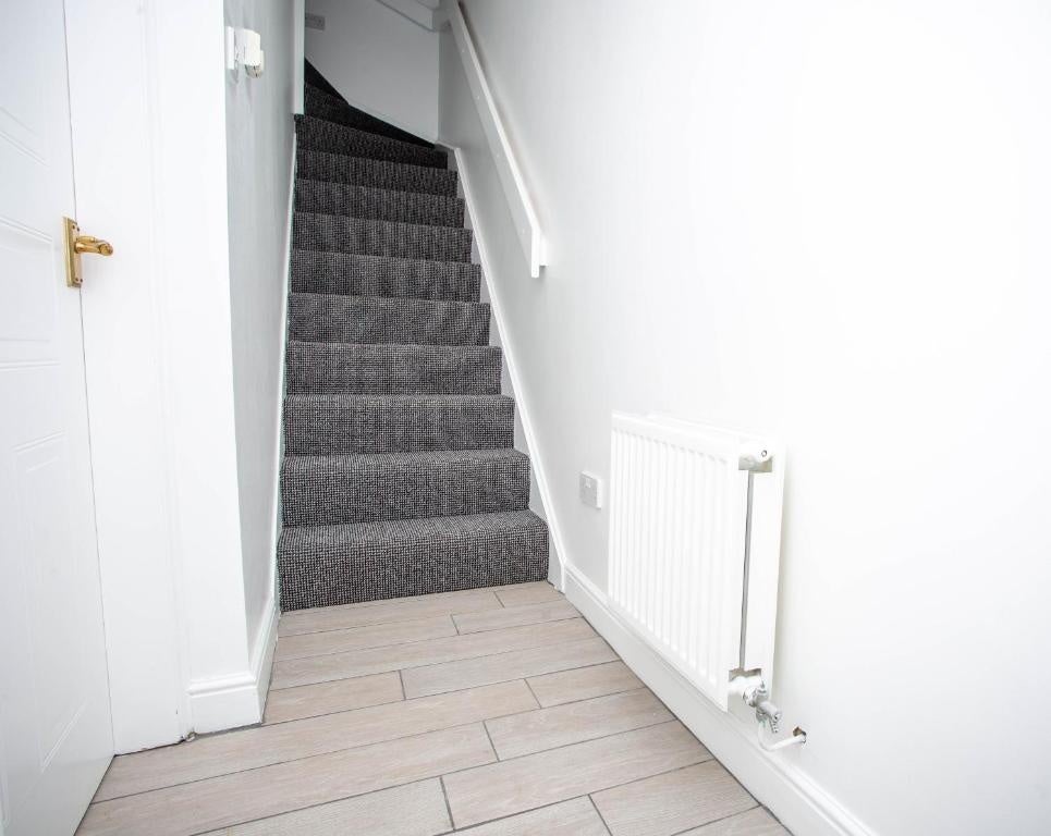 House Cross Waters Close in Wootton