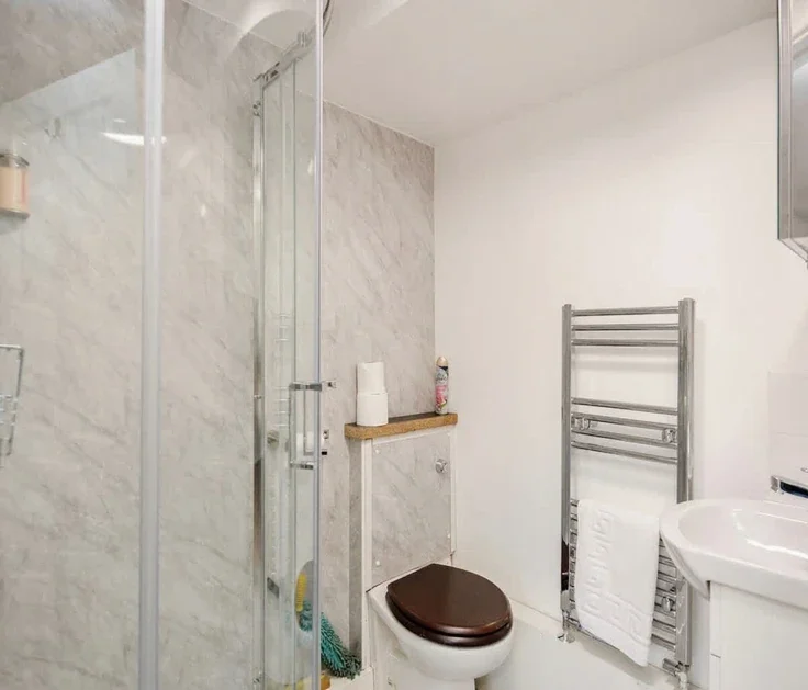 Flat Chertsey Close in Luton