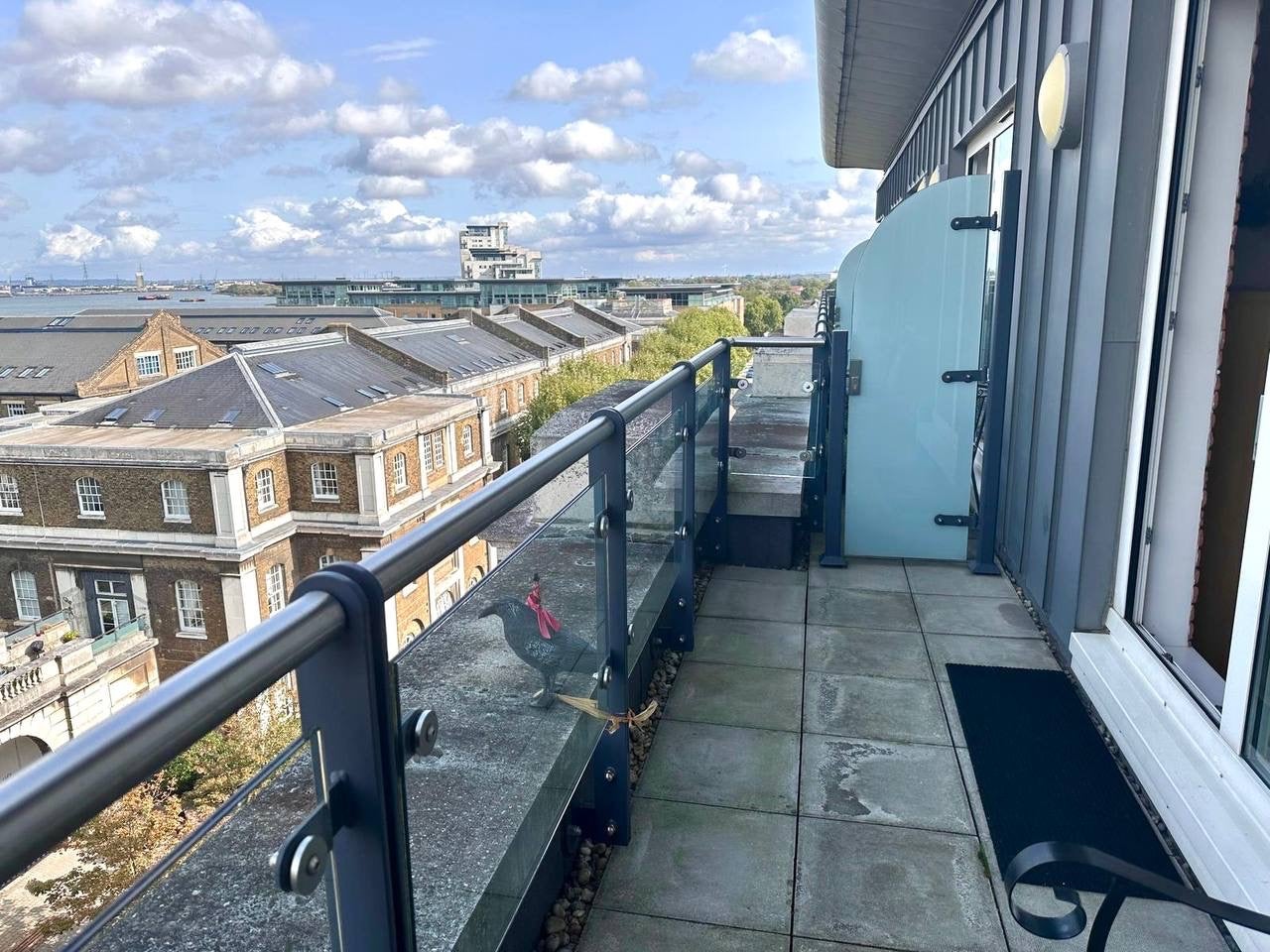 Flat Duke of Wellington Avenue in Greater London