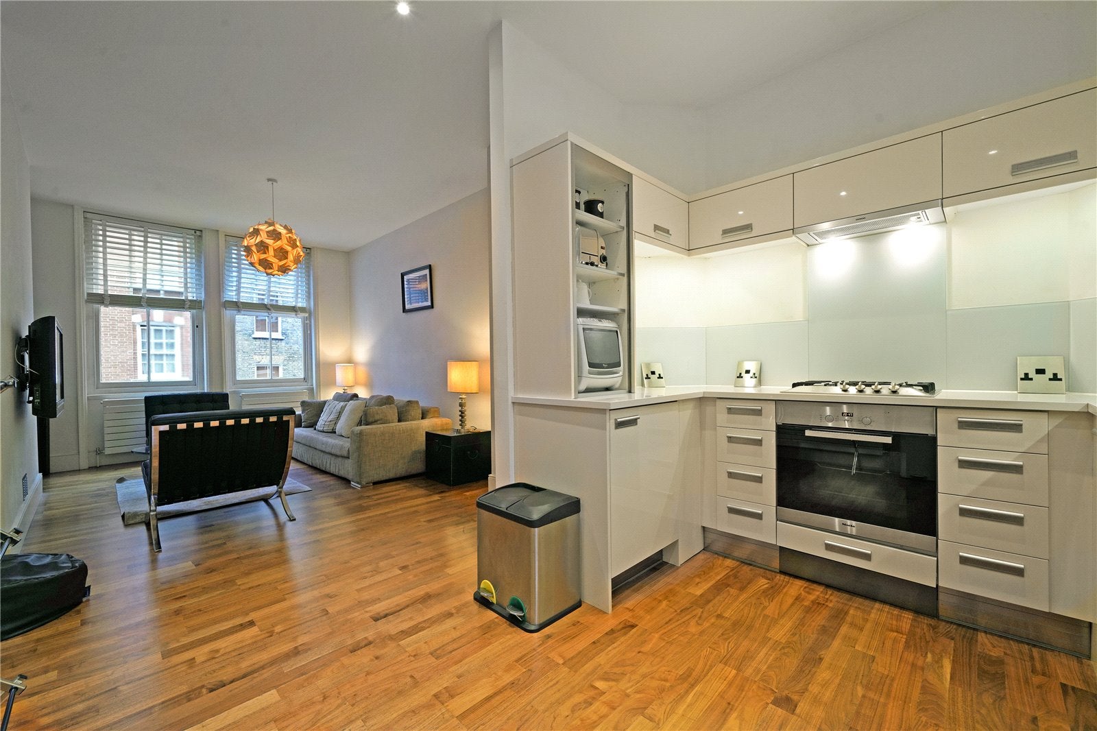 Flat Hanson Street in City of Westminster