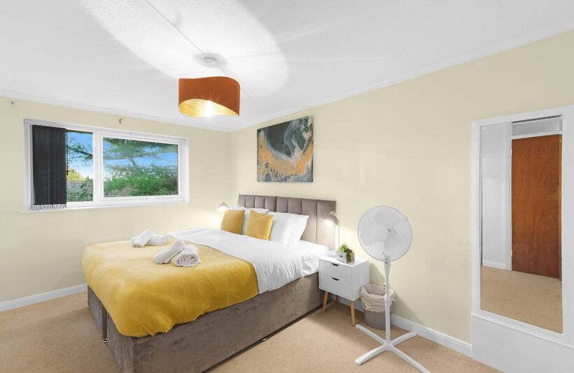 Flat Broadlands Court in Bracknell