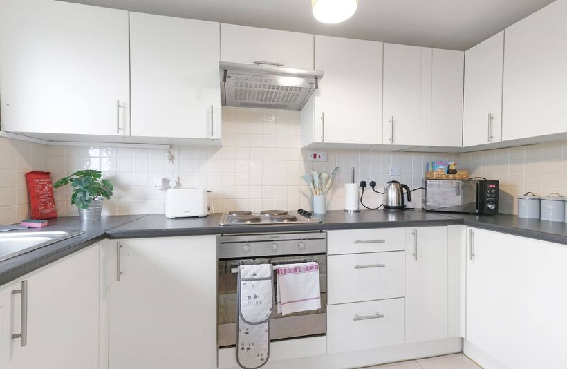 Flat Broadlands Court in Bracknell