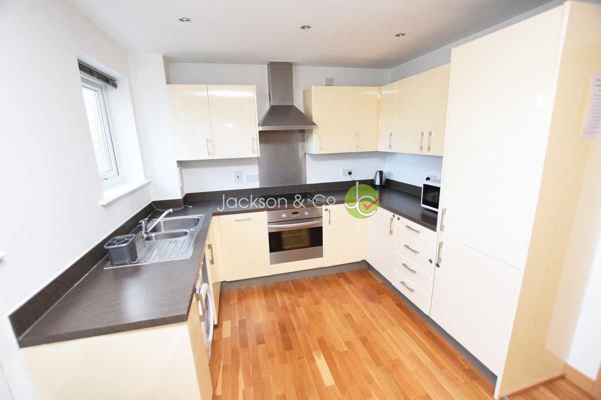 Flat Caelum Drive in Colchester
