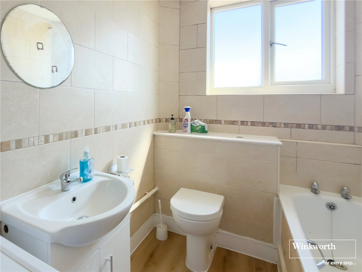 Flat Kingsbury Road in Greater London