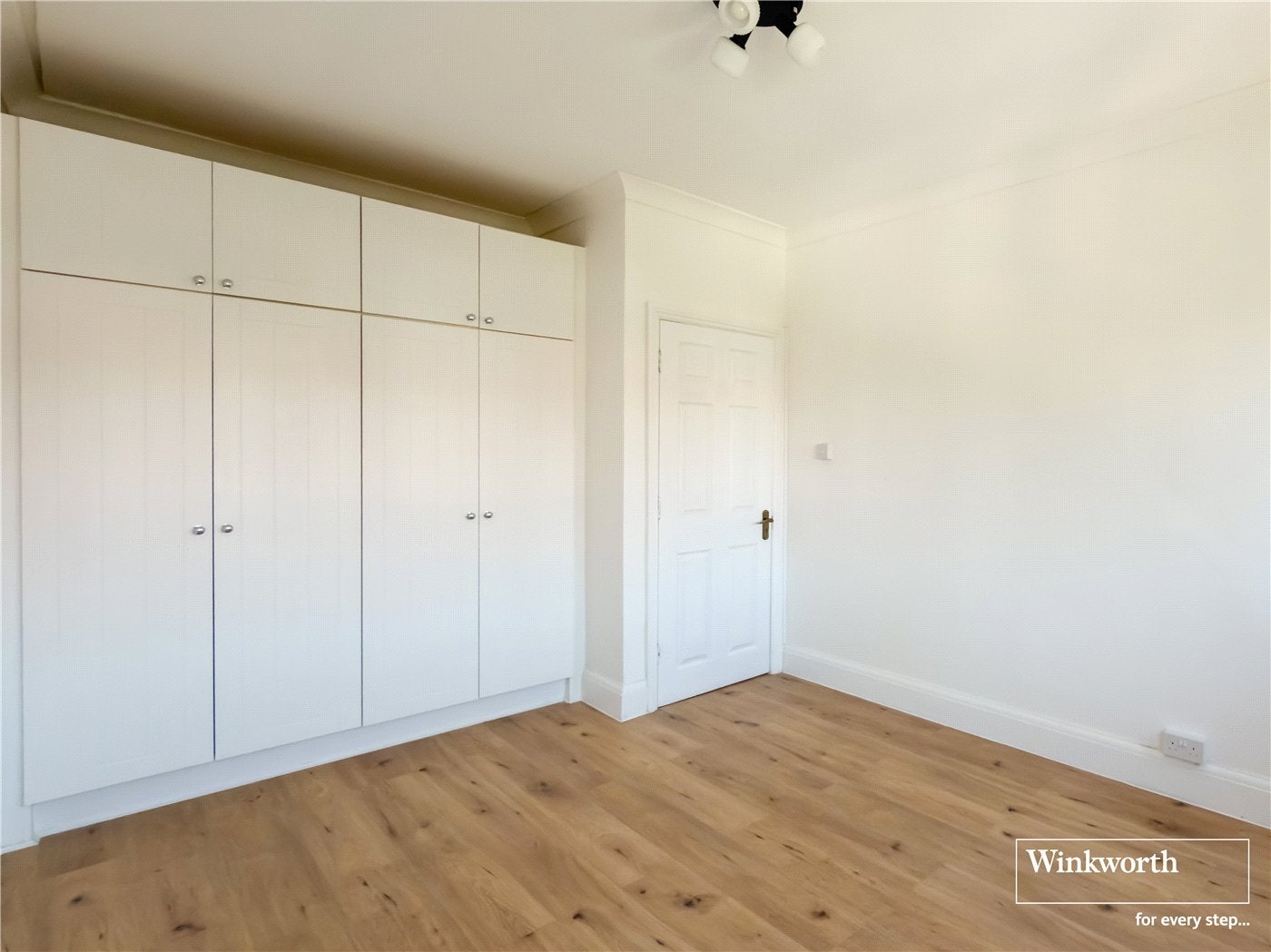 Flat Kingsbury Road in Greater London
