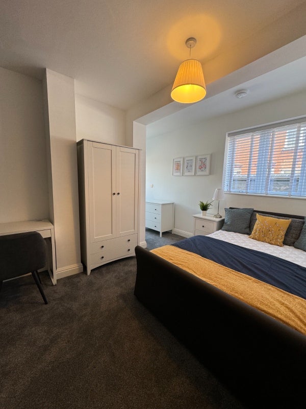 Room Aston Road in Nuneaton and Bedworth