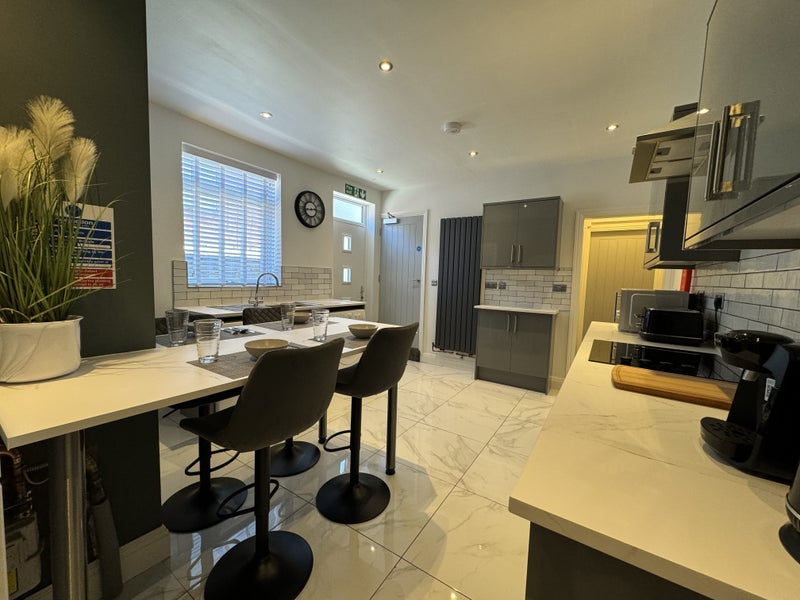 Room Aston Road in Nuneaton and Bedworth