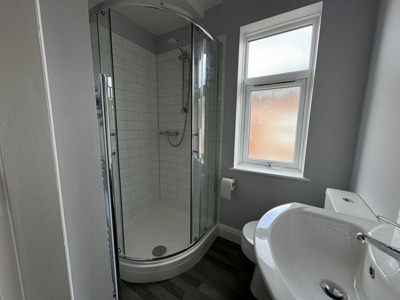 Room Aston Road in Nuneaton and Bedworth