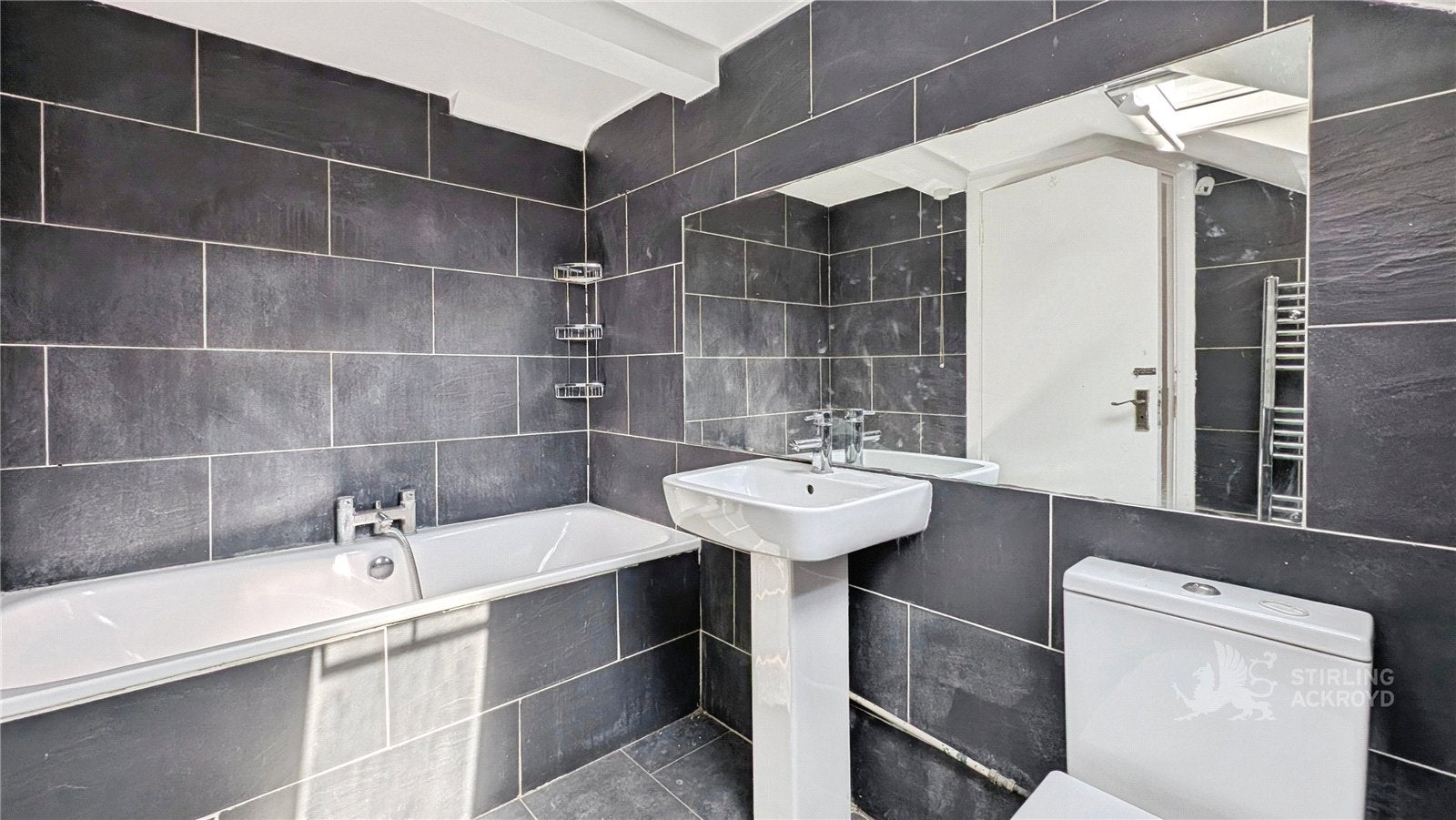 Flat Cranmer Road in Greater London