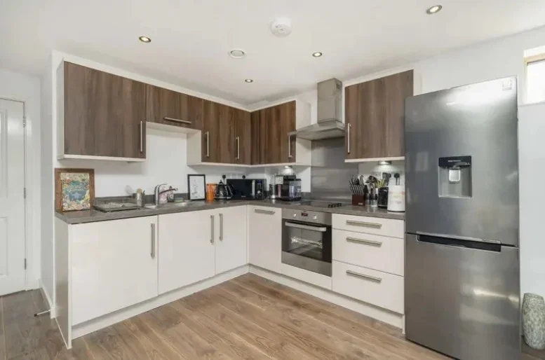 Flat Gifford Road in Greater London