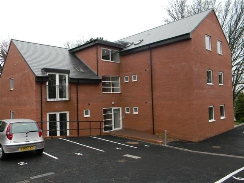 Flat Middleton Gardens in Birmingham