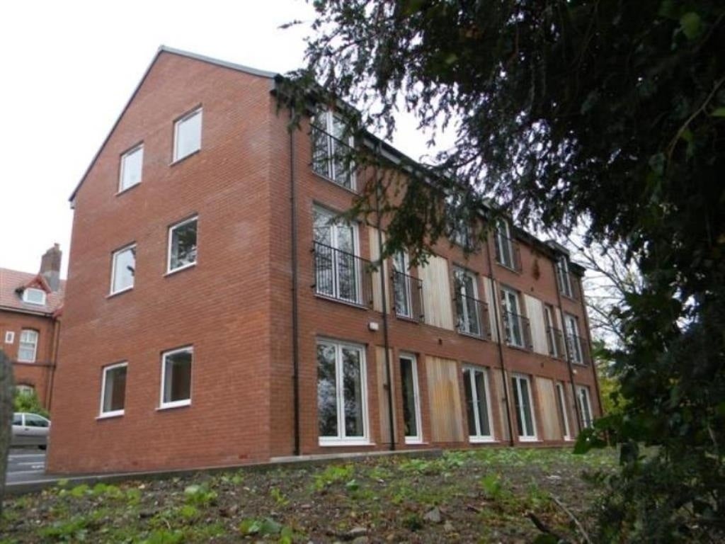 Flat Middleton Gardens in Birmingham
