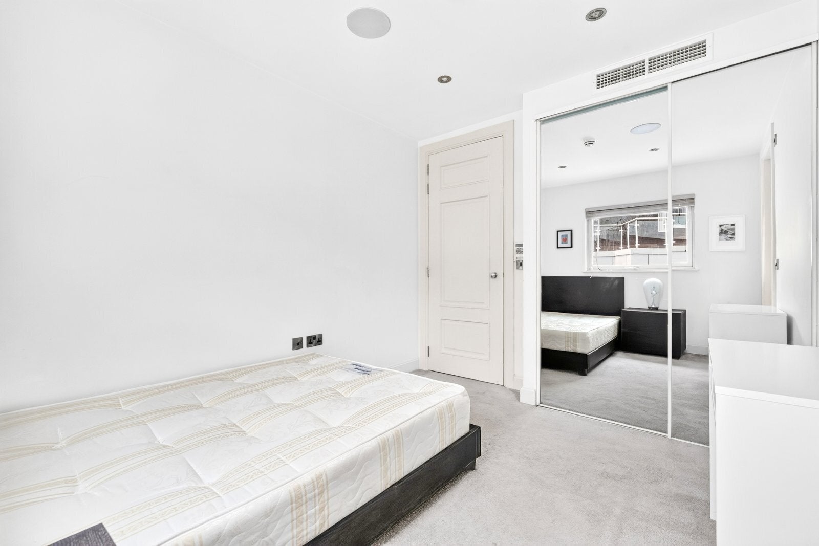 Flat Back Church Lane in Greater London