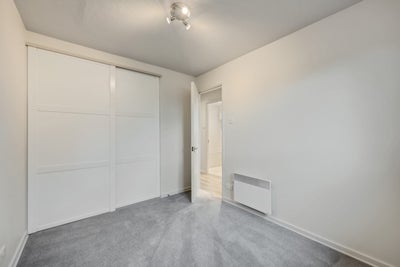 Flat Gables Close in Greater London
