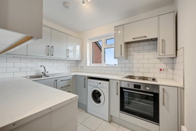 Flat Gables Close in Greater London