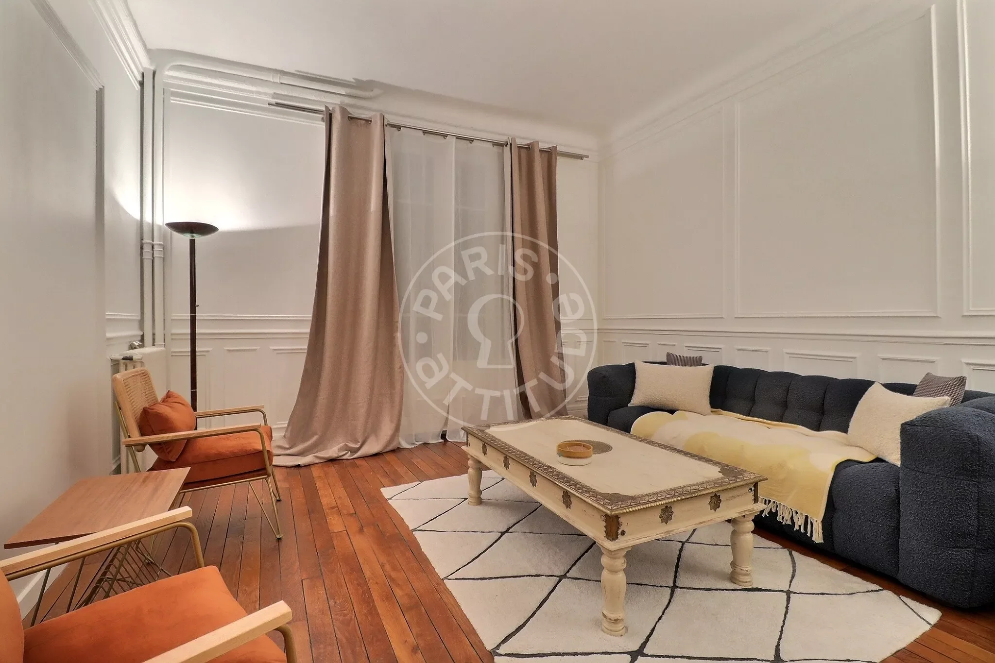 Flat Avenue Charles de Gaulle in Neuilly-sur-Seine