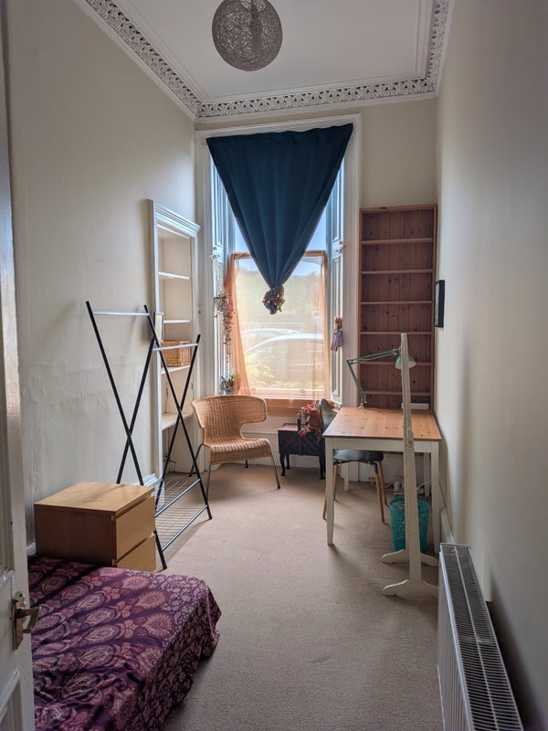 Room Carment Drive in Glasgow