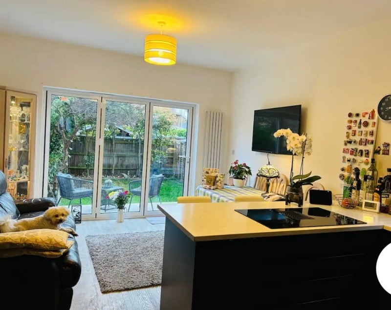 Room Richmond Road in Greater London