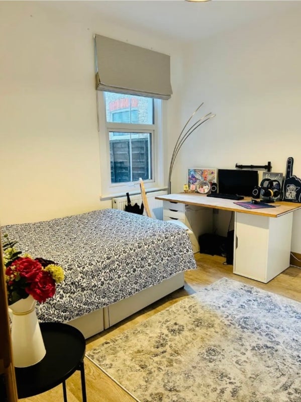 Room Richmond Road in Greater London