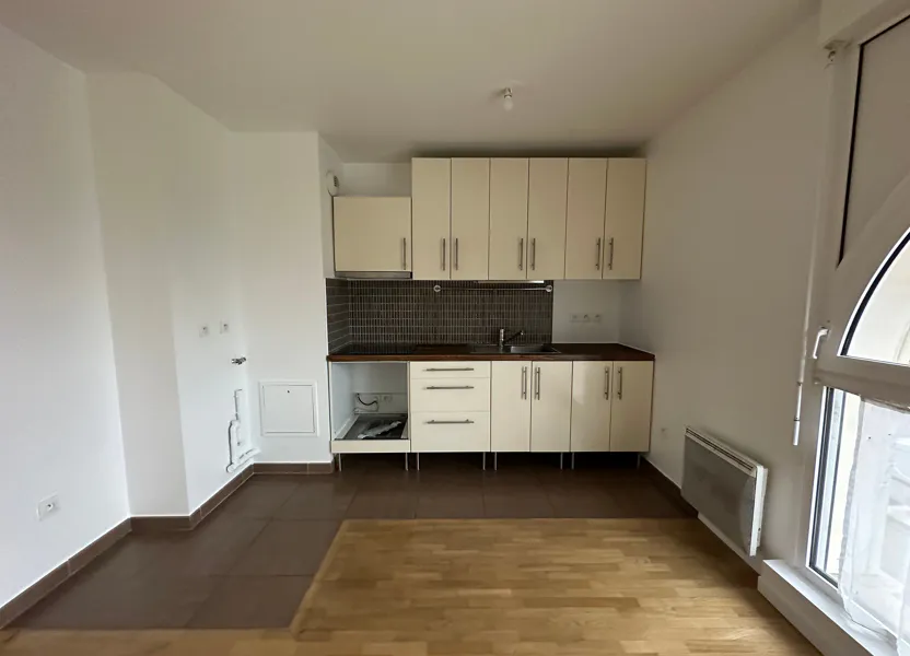 Flat Avenue Albert Thomas in Le Plessis-Robinson