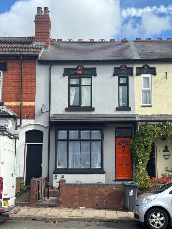 Room Warwards Lane in Birmingham