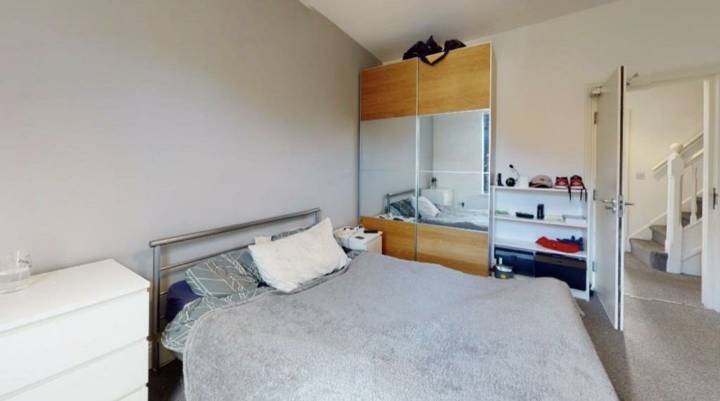 Room Beeston Road in Nottingham