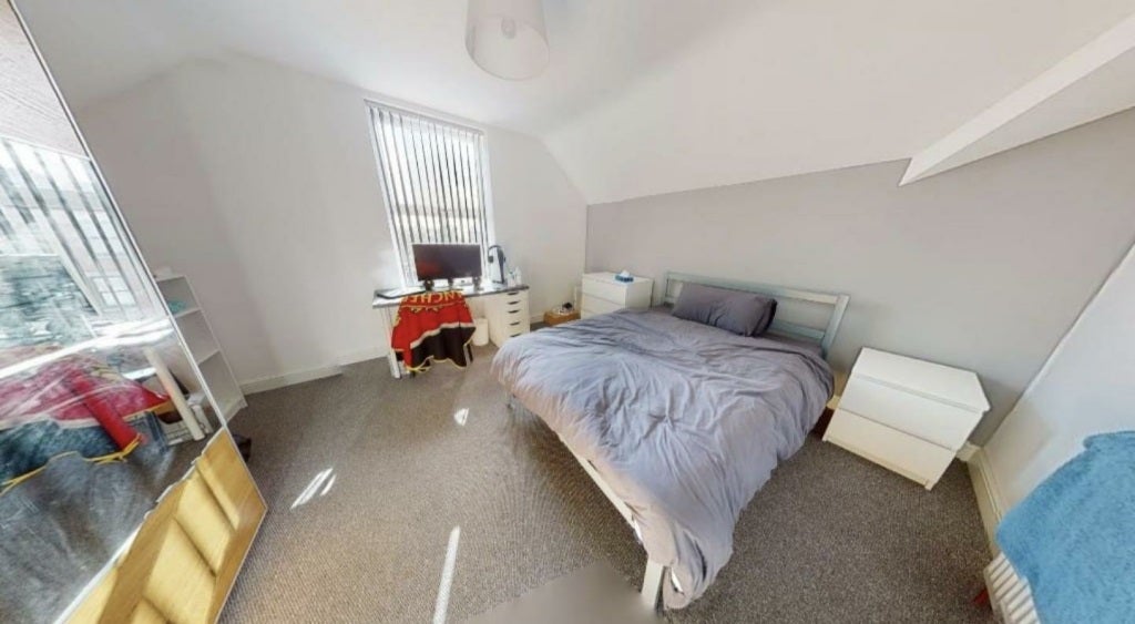 Room Beeston Road in Nottingham