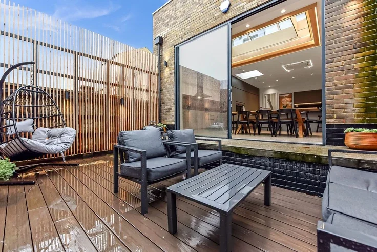 House Gladesmore Road in Greater London