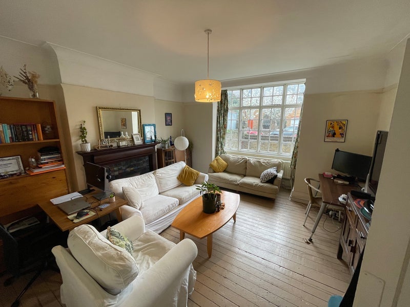 Room Wellesley Avenue in Greater London