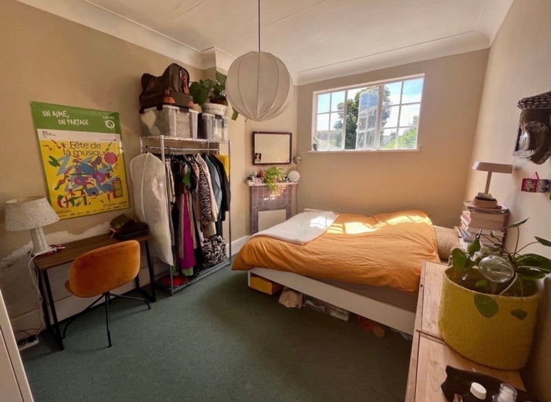 Room Wellesley Avenue in Greater London