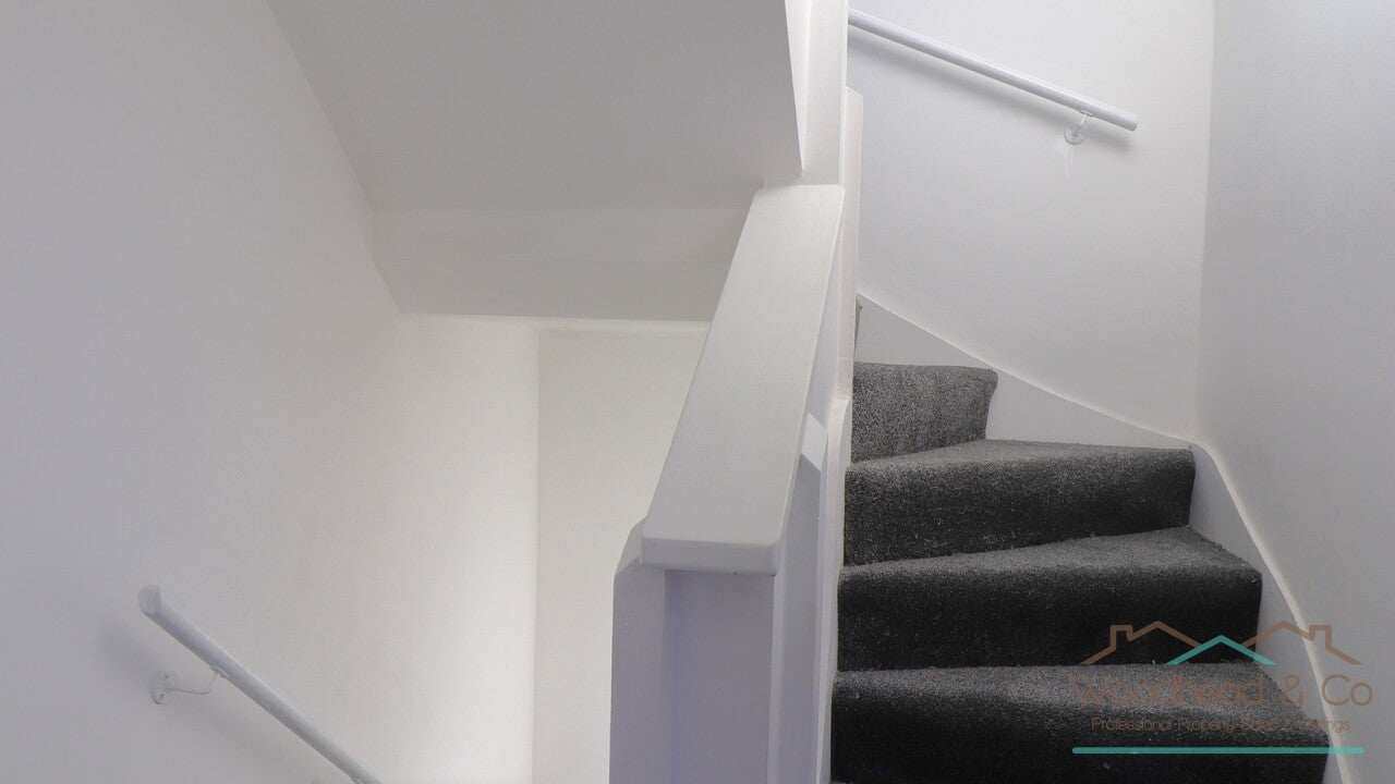 Room Winstanley Road in Wellingborough