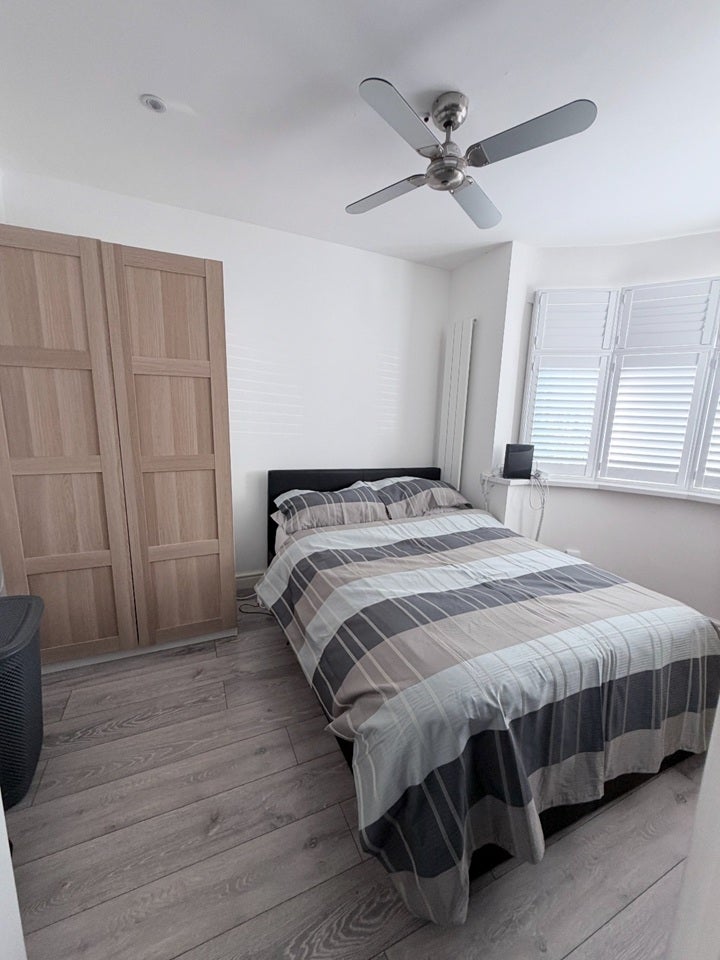 Room Hartland Drive in Greater London