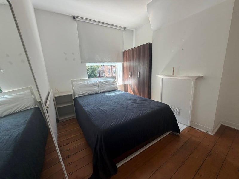 Room Larkhall Rise in Greater London