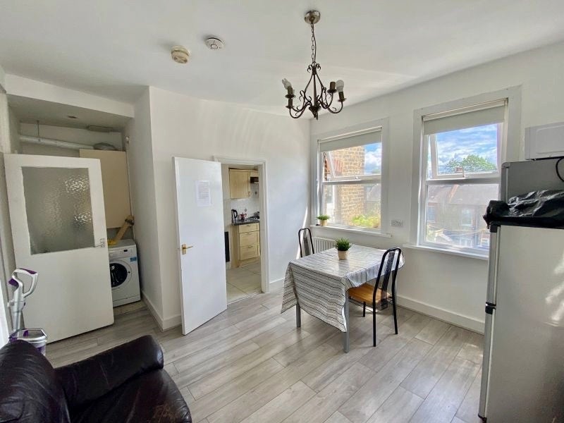 Room Broad Lane in Greater London