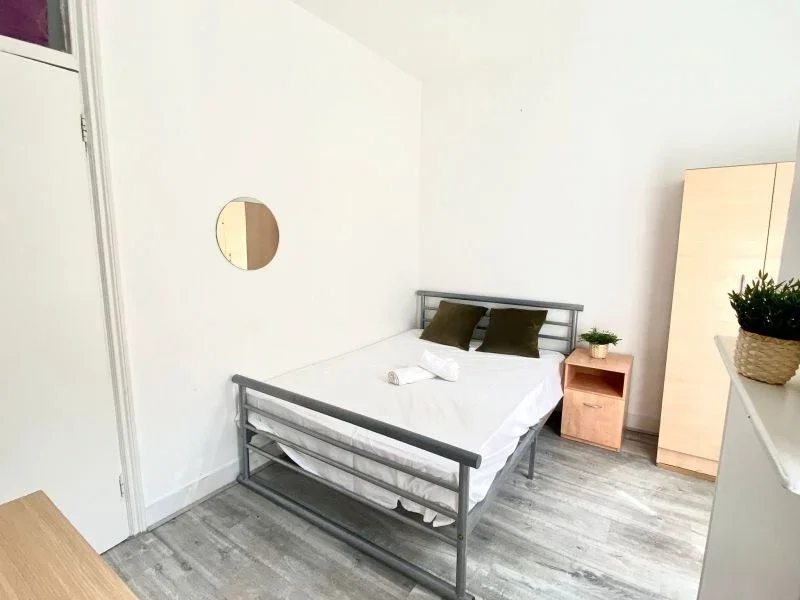 Room Broad Lane in Greater London