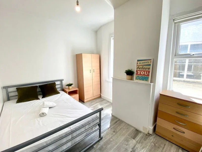 Room Broad Lane in Greater London